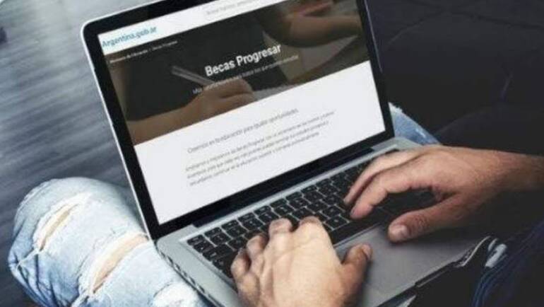 En El Solar inscriben al programa nacional de becas Progresar