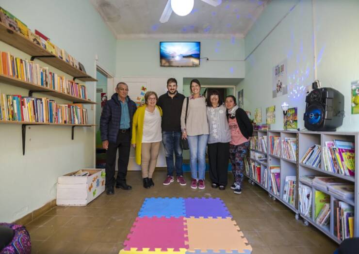 Con aportes del municipio al FAE, la Escuela N° 16 amplió y remodeló su biblioteca