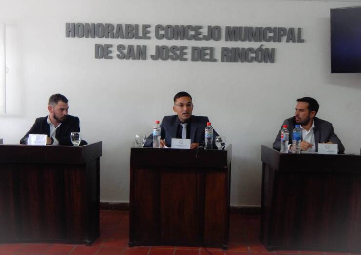 Apertura de sesiones en el Concejo de San José del Rincón